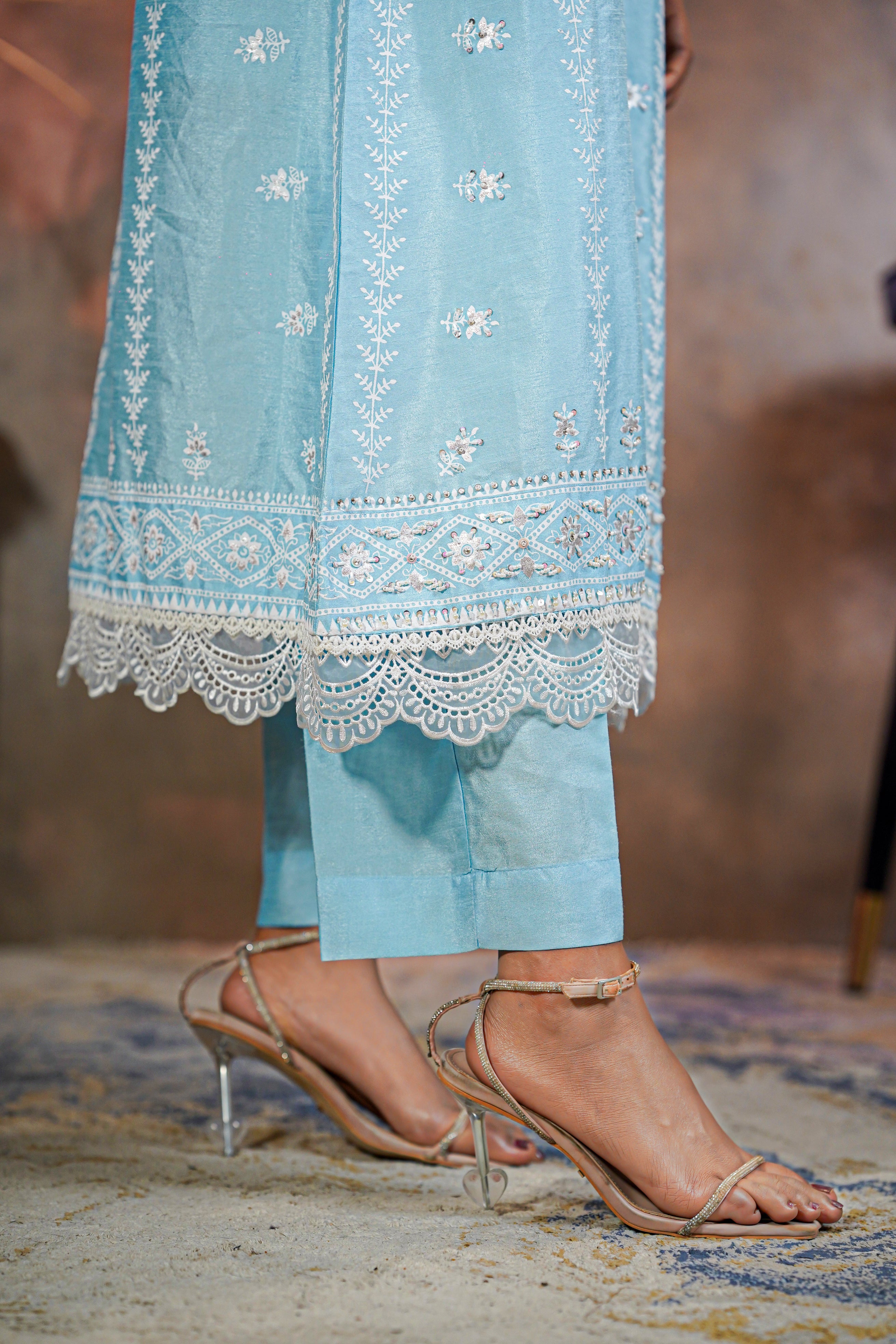 Sky Lace Abaya – Elegant Embroidered Two-Piece Set