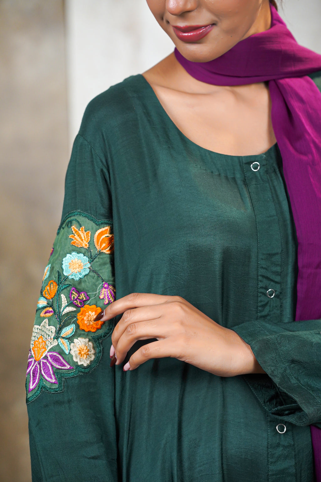 Emerald Bloom Abaya – Hand-Embroidered Floral Elegance