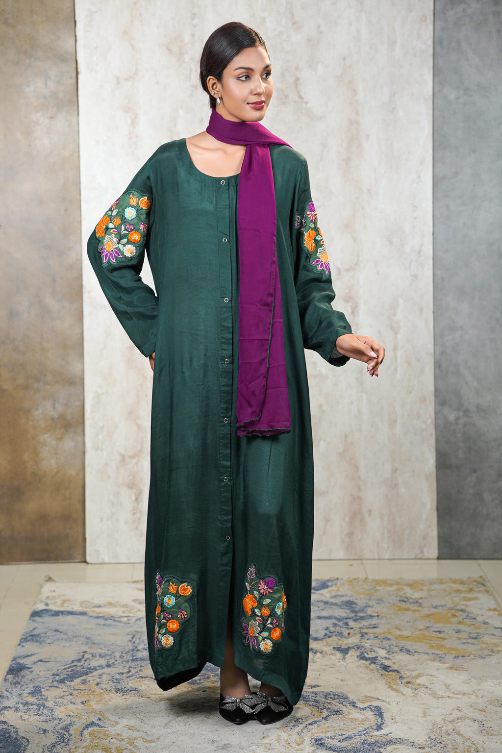 Emerald Bloom Abaya – Hand-Embroidered Floral Elegance