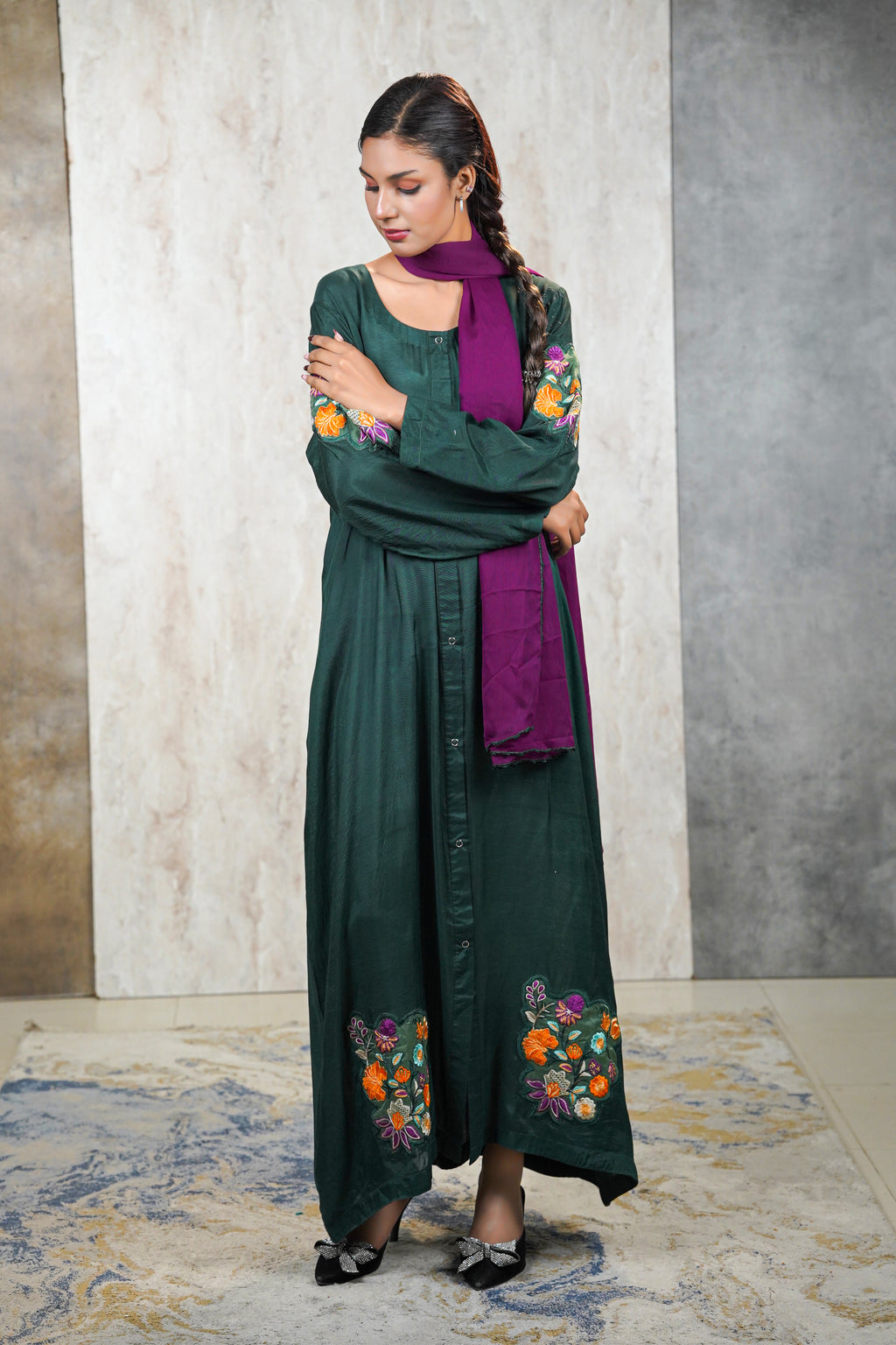 Emerald Bloom Abaya – Hand-Embroidered Floral Elegance